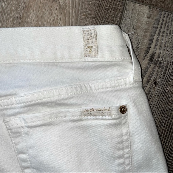 7 for all Mankind white jeans with gold zippers - Picture 9 of 9